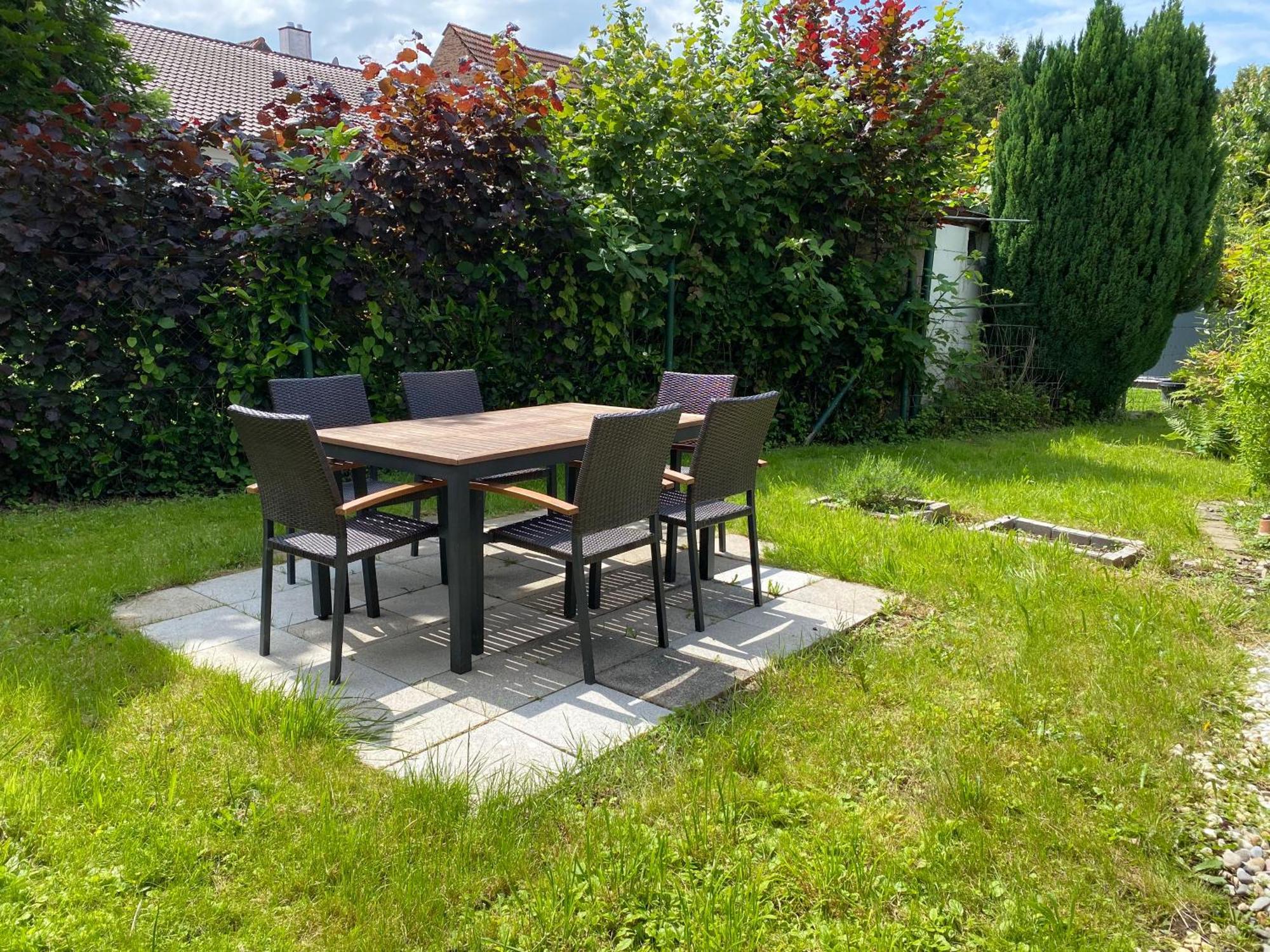 Stadtrand Oase Karlsruhe Mit Balkon Екстериор снимка